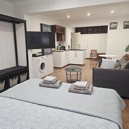 City Center Apartments Пафос Екстер'єр фото