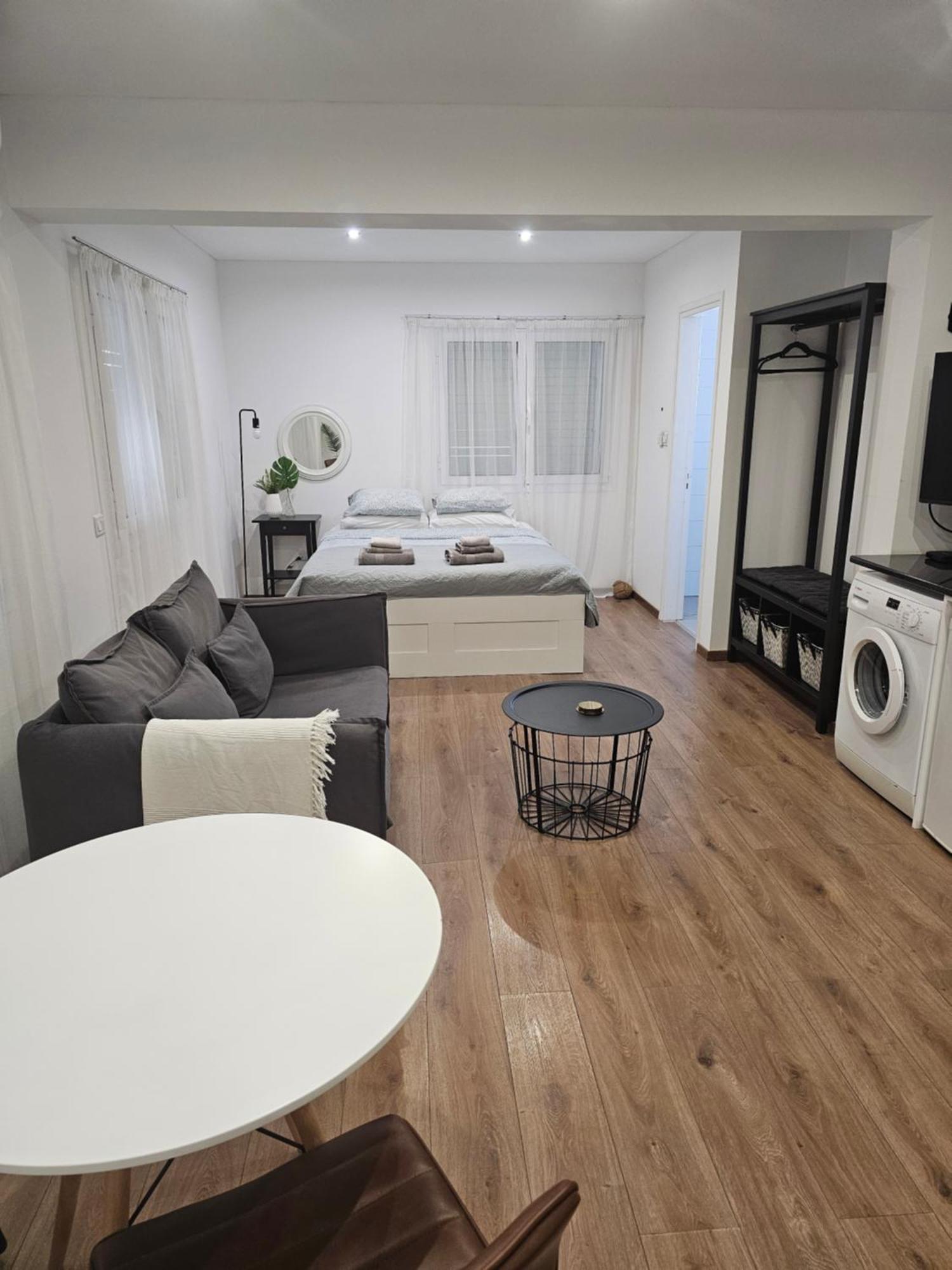 City Center Apartments Пафос Екстер'єр фото
