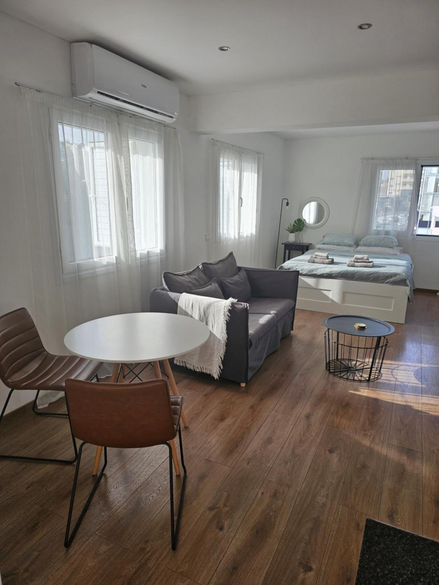 City Center Apartments Пафос Екстер'єр фото