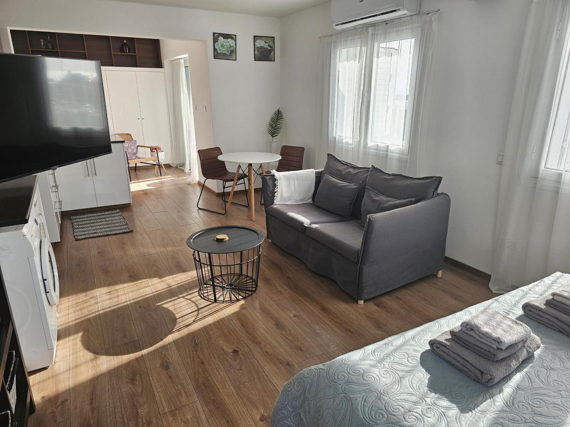 City Center Apartments Пафос Екстер'єр фото