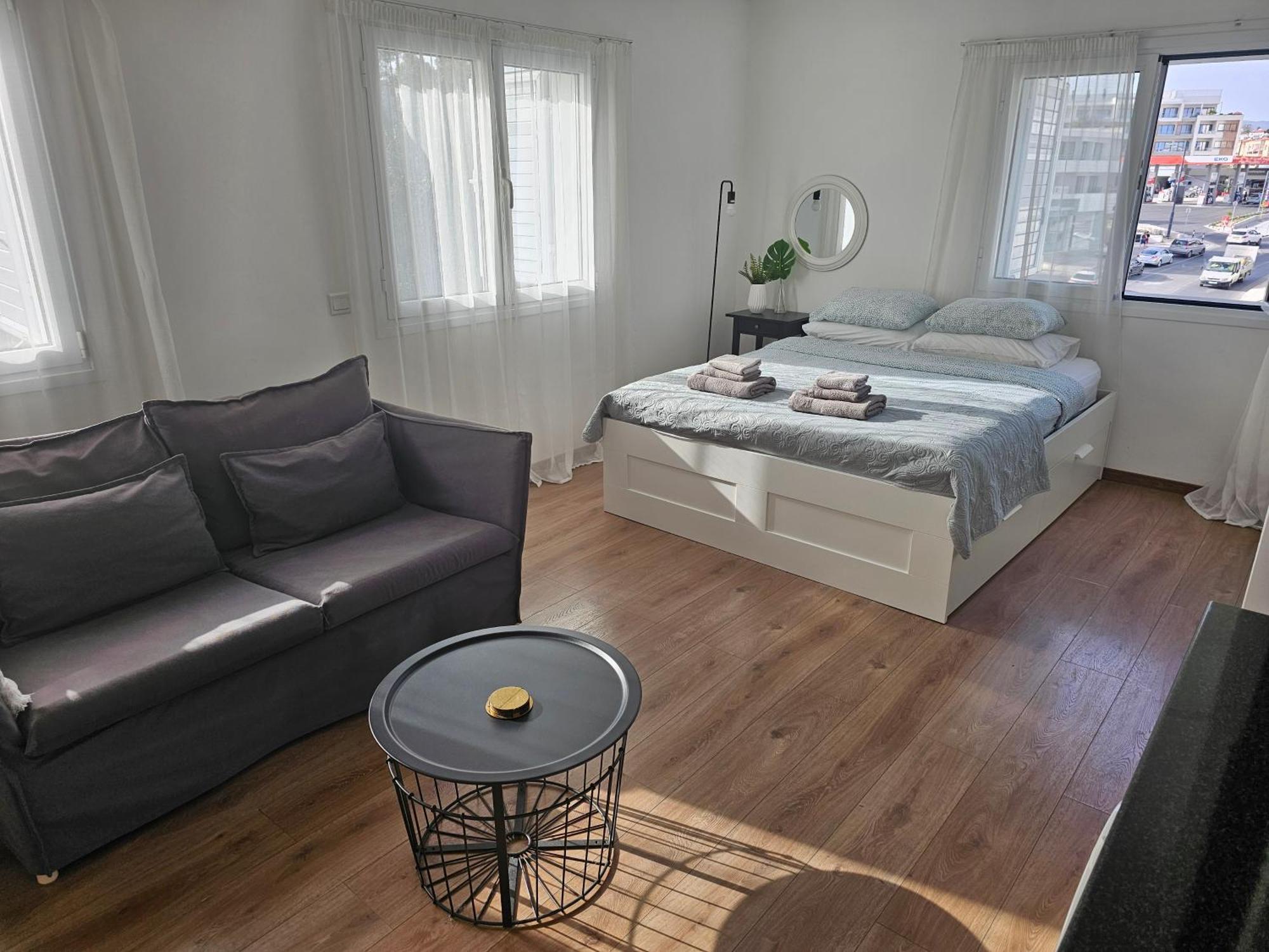 City Center Apartments Пафос Екстер'єр фото
