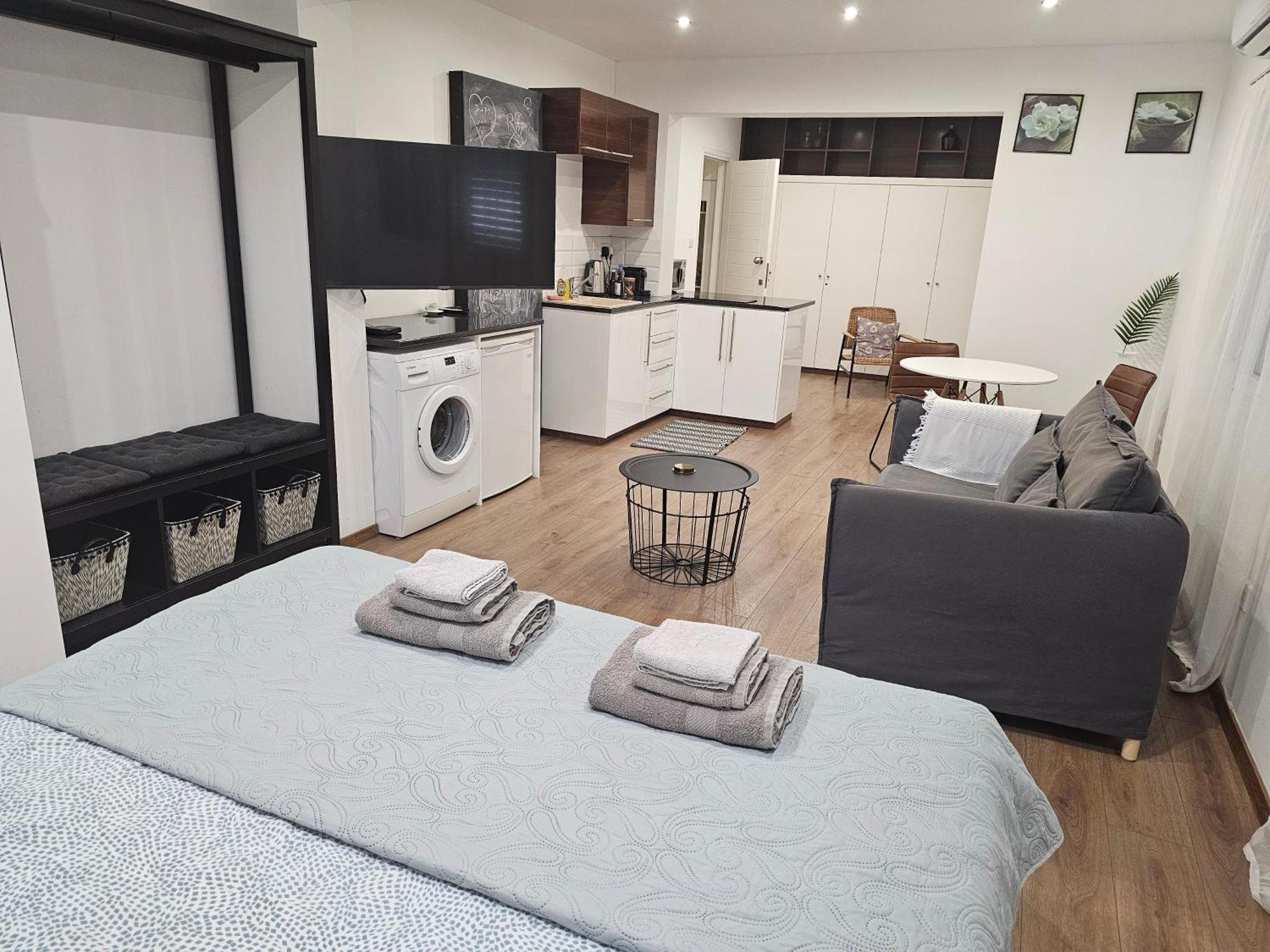 City Center Apartments Пафос Екстер'єр фото
