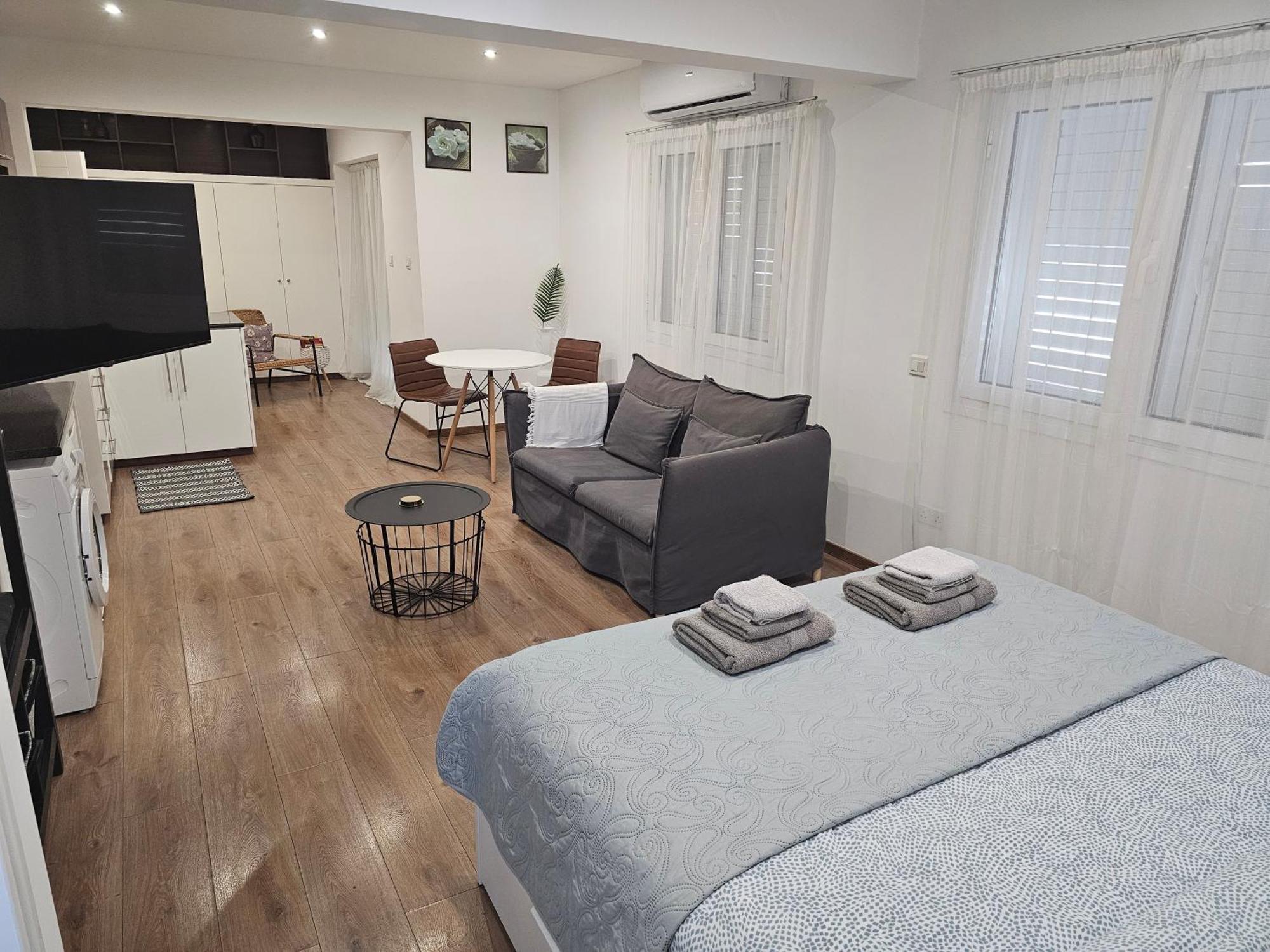 City Center Apartments Пафос Екстер'єр фото